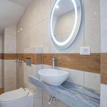 Odyssey Residences 2 * 干尼亞